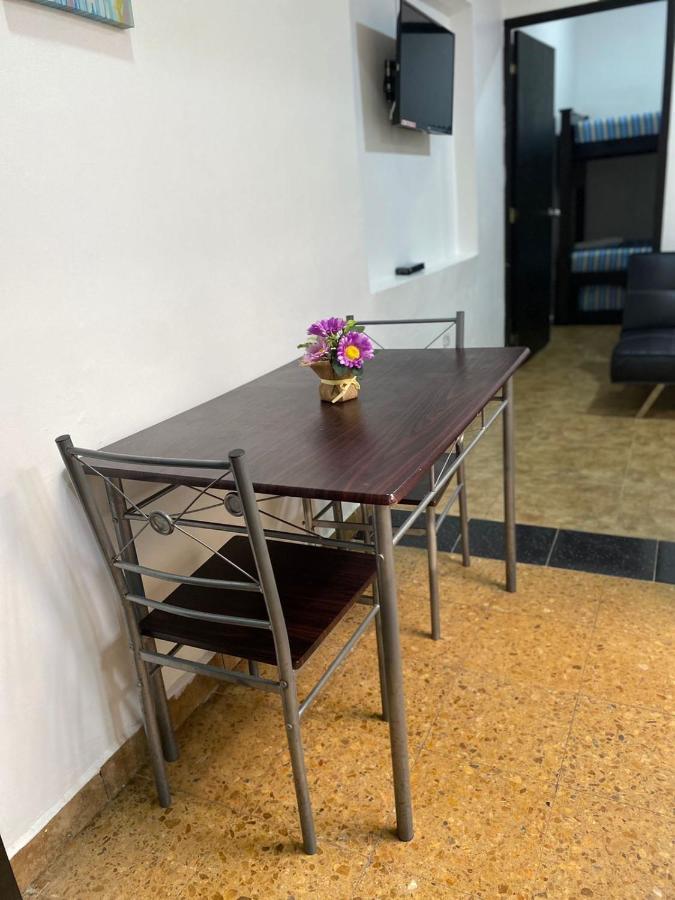 Apartamentos Excelente Ubicacion Medellin Bagian luar foto