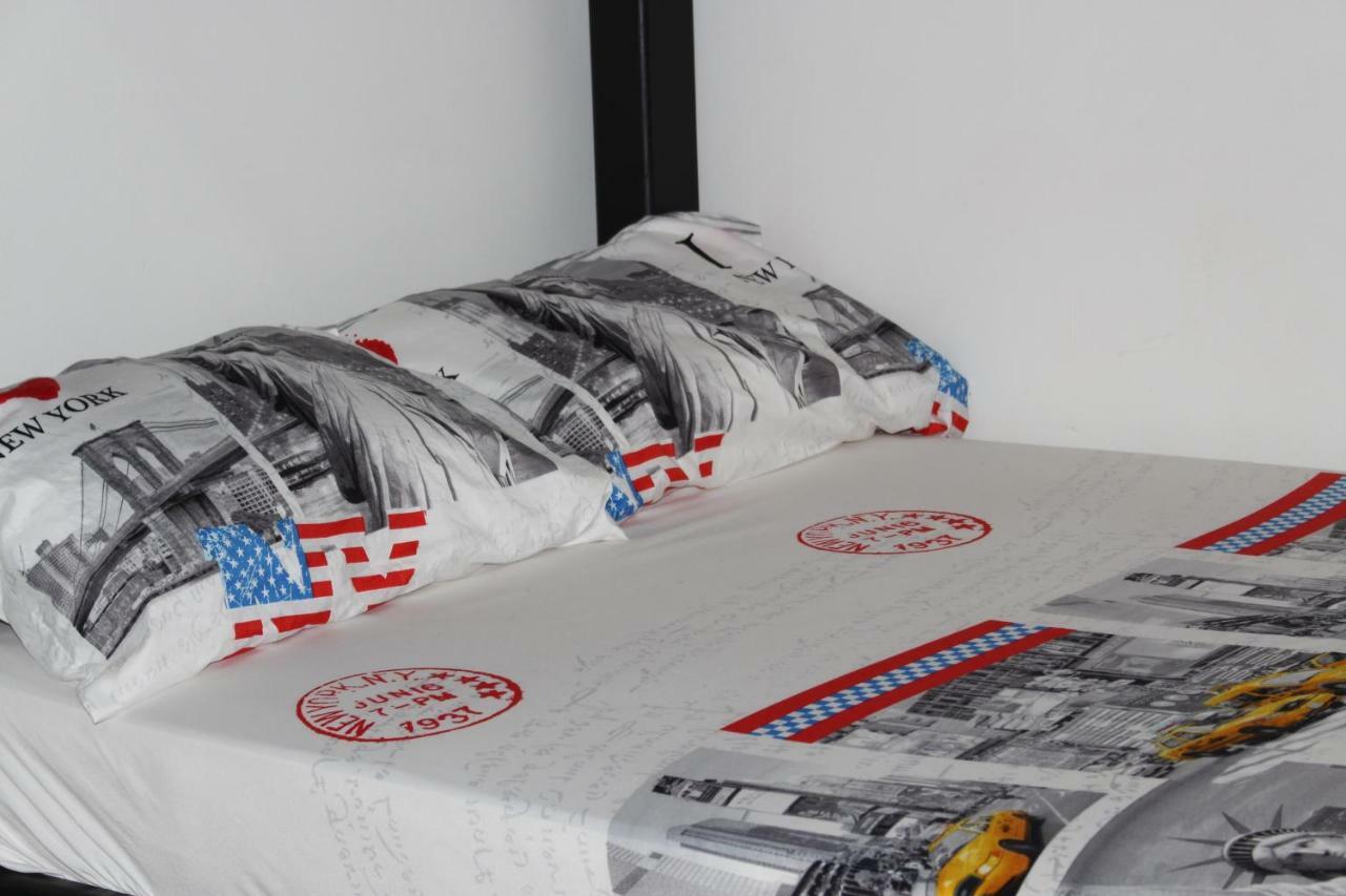 Apartamentos Excelente Ubicacion Medellin Bagian luar foto